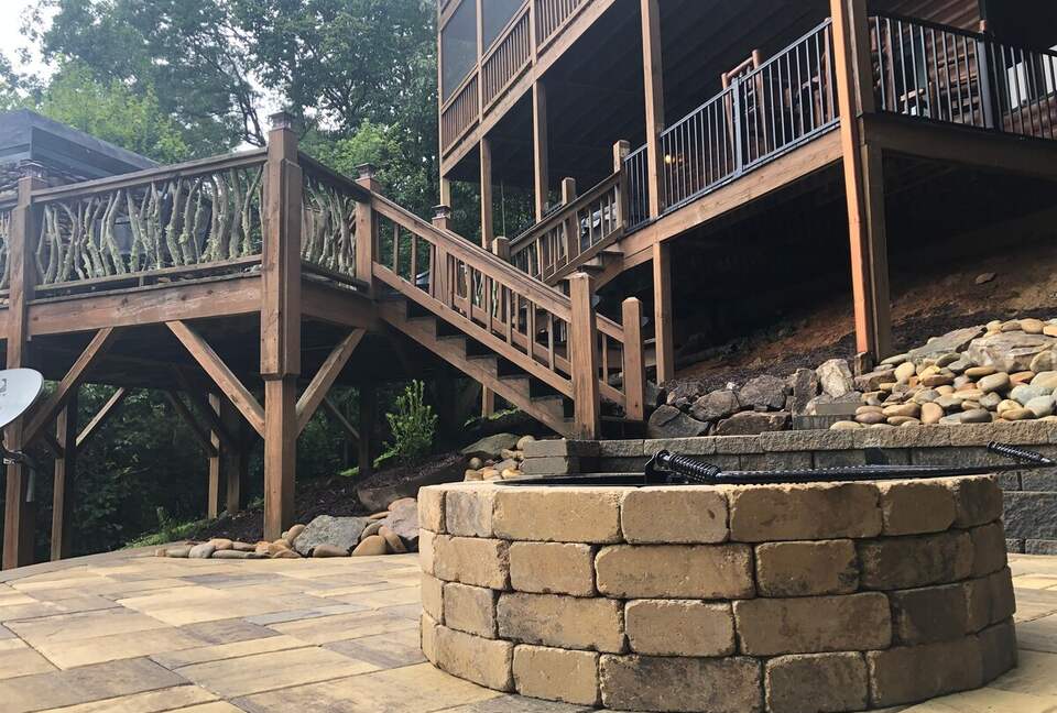 Scenic Georgia Cabin Minutes From Downtown Blue Ridge - Blue Ridge, Georgia