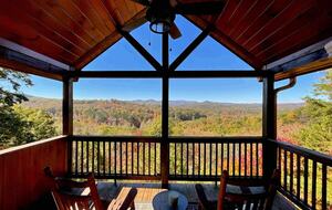 Scenic Georgia Cabin Minutes From Downtown Blue Ridge - Blue Ridge, Georgia