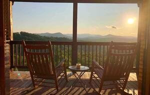 Scenic Georgia Cabin Minutes From Downtown Blue Ridge - Blue Ridge, Georgia