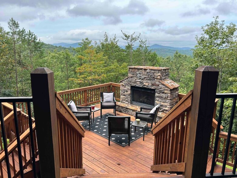Scenic Georgia Cabin Minutes From Downtown Blue Ridge - Blue Ridge, Georgia