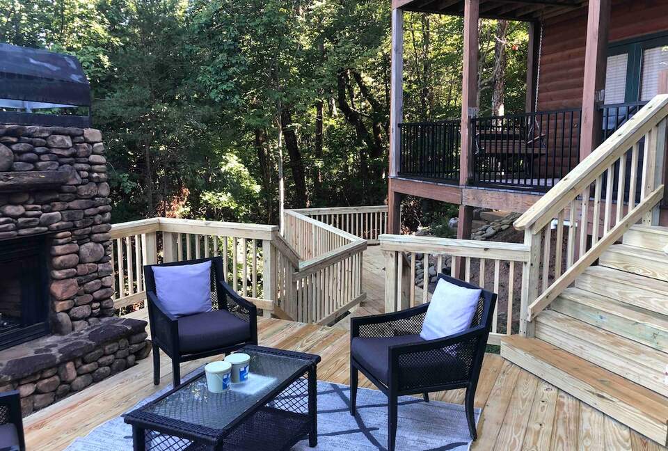 Scenic Georgia Cabin Minutes From Downtown Blue Ridge - Blue Ridge, Georgia