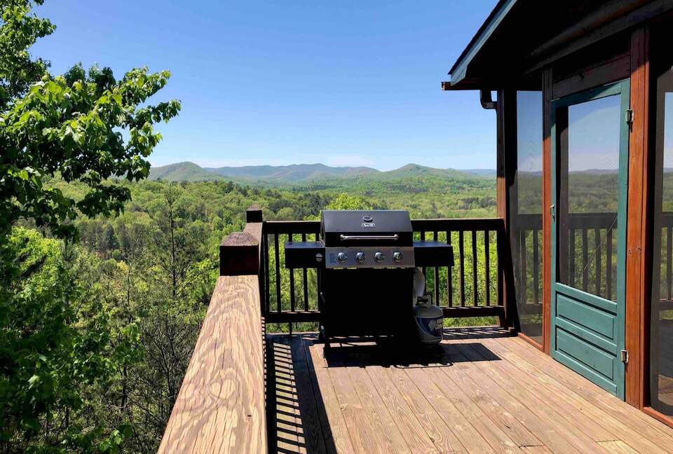 Scenic Georgia Cabin Minutes From Downtown Blue Ridge - Blue Ridge, Georgia