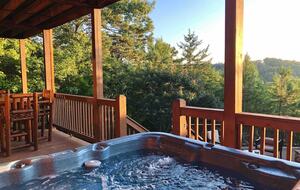 Scenic Georgia Cabin Minutes From Downtown Blue Ridge - Blue Ridge, Georgia