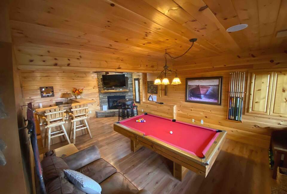 Scenic Georgia Cabin Minutes From Downtown Blue Ridge - Blue Ridge, Georgia