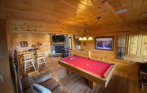 Scenic Georgia Cabin Minutes From Downtown Blue Ridge - Blue Ridge, Georgia