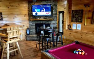 Scenic Georgia Cabin Minutes From Downtown Blue Ridge - Blue Ridge, Georgia