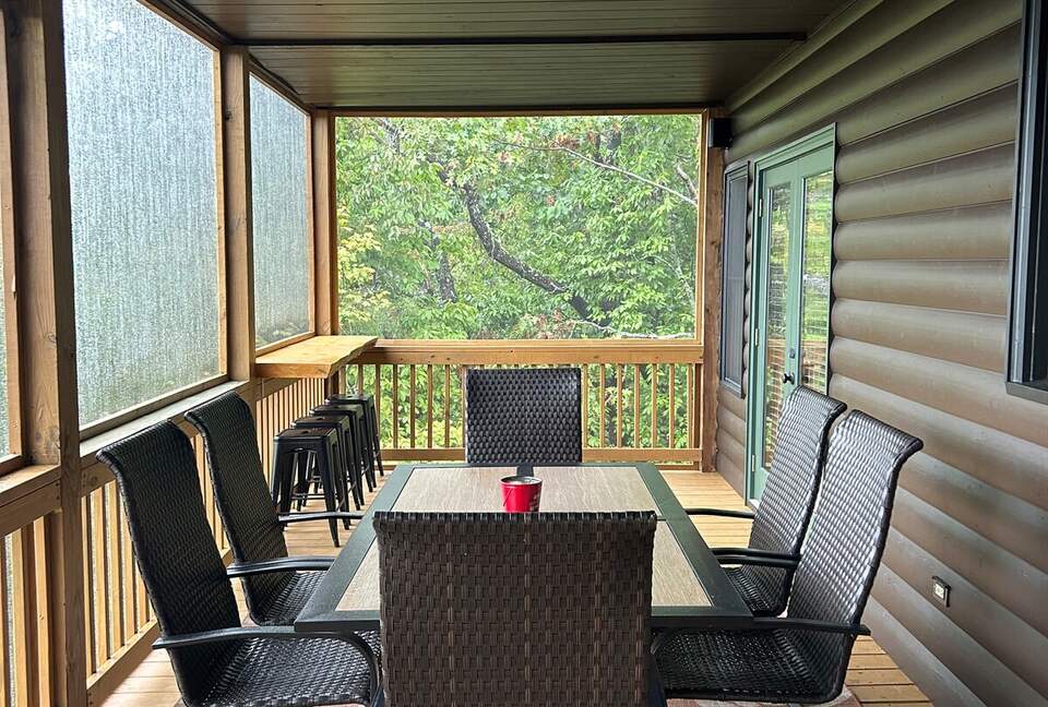 Scenic Georgia Cabin Minutes From Downtown Blue Ridge - Blue Ridge, Georgia