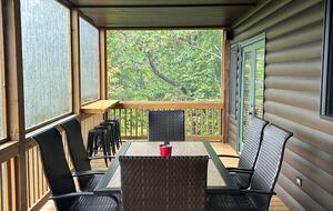 Scenic Georgia Cabin Minutes From Downtown Blue Ridge - Blue Ridge, Georgia