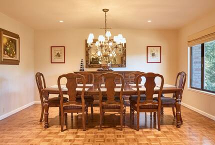 Howell Mountain Vineyard Retreat - Angwin, California