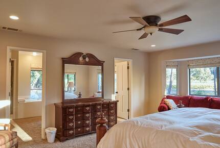 Howell Mountain Vineyard Retreat - Angwin, California