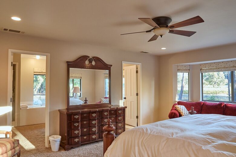 Howell Mountain Vineyard Retreat - Angwin, California