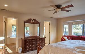 Howell Mountain Vineyard Retreat - Angwin, California