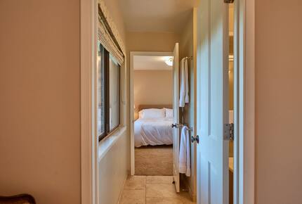 Howell Mountain Vineyard Retreat - Angwin, California