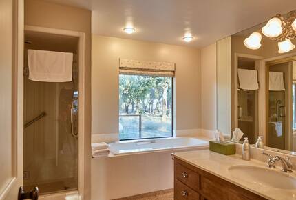 Howell Mountain Vineyard Retreat - Angwin, California