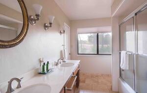 Howell Mountain Vineyard Retreat - Angwin, California