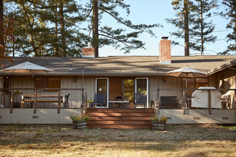 Howell Mountain Vineyard Retreat - Angwin, California