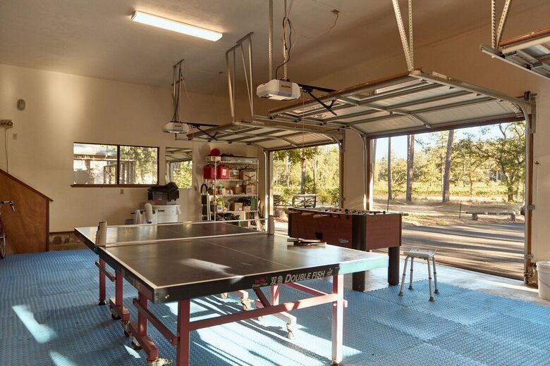 Howell Mountain Vineyard Retreat - Angwin, California