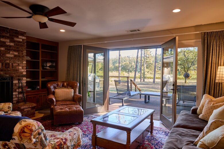 Howell Mountain Vineyard Retreat - Angwin, California