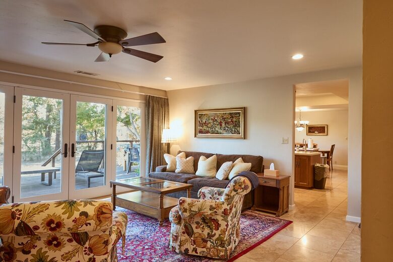 Howell Mountain Vineyard Retreat - Angwin, California