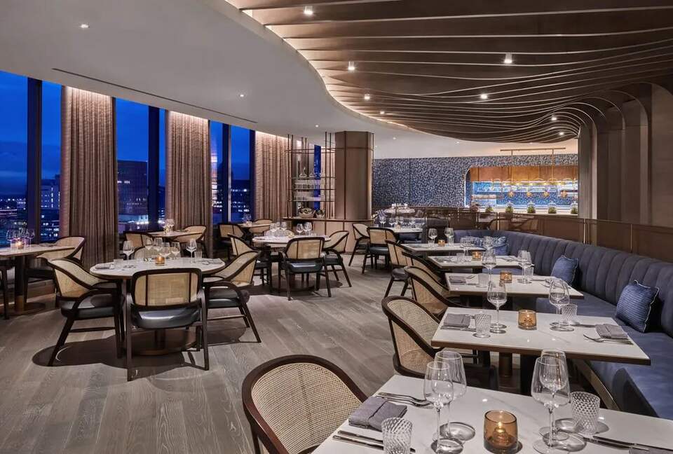 Sophisticated High-Rise Retreat in the Heart of Downtown Portland - Portland, Oregon