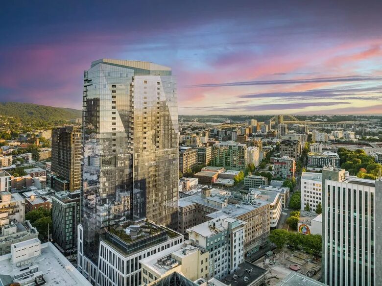 Sophisticated High-Rise Retreat in the Heart of Downtown Portland - Portland, Oregon