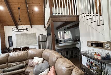 Rustic Mountain Retreat Near Lakes and Ski Slopes - Arnold, California