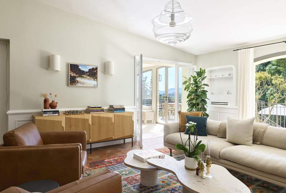 Elegant Hillside Retreat in the Heart of the Côte d’Azur - Mougins, France