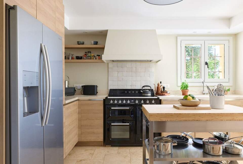 Elegant Hillside Retreat in the Heart of the Côte d’Azur - Mougins, France