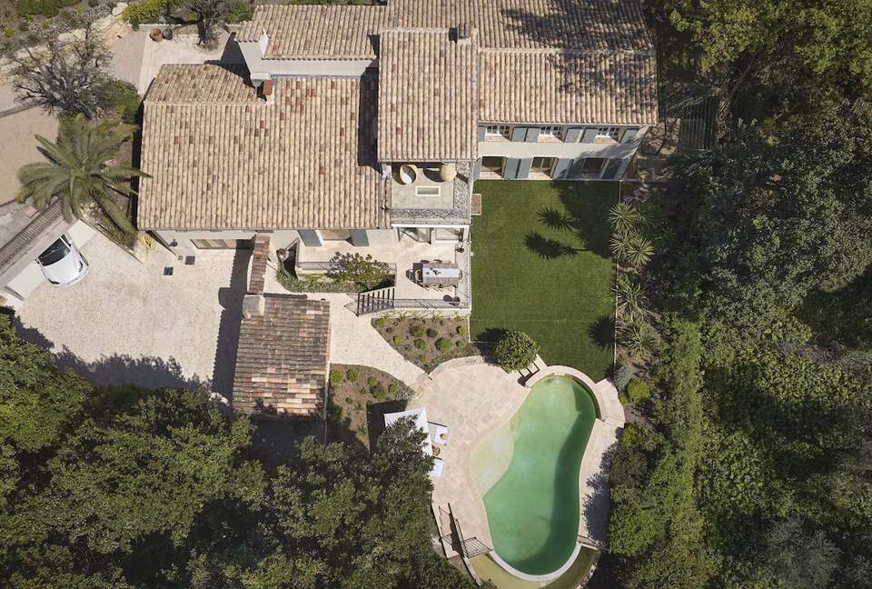 Elegant Hillside Retreat in the Heart of the Côte d’Azur - Mougins, France