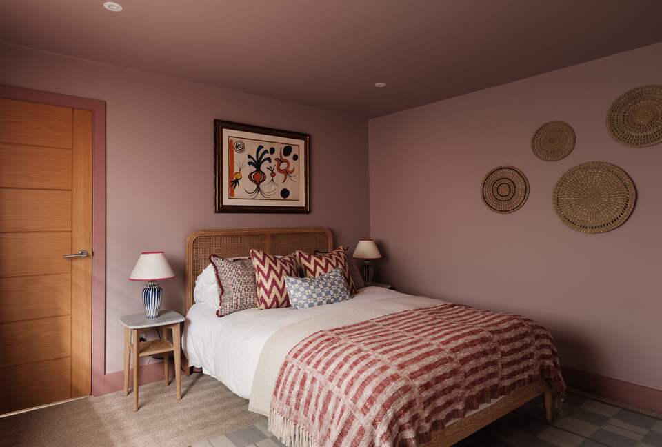 Refined Seaside Escape with Elegant Design - Christchurch, United Kingdom