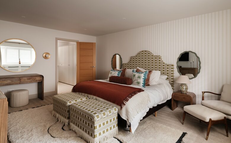 Refined Seaside Escape with Elegant Design - Christchurch, United Kingdom