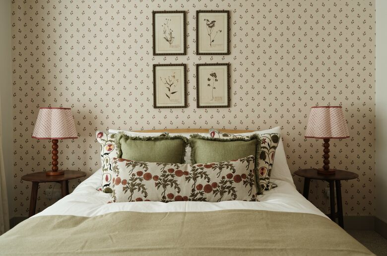 Refined Seaside Escape with Elegant Design - Christchurch, United Kingdom