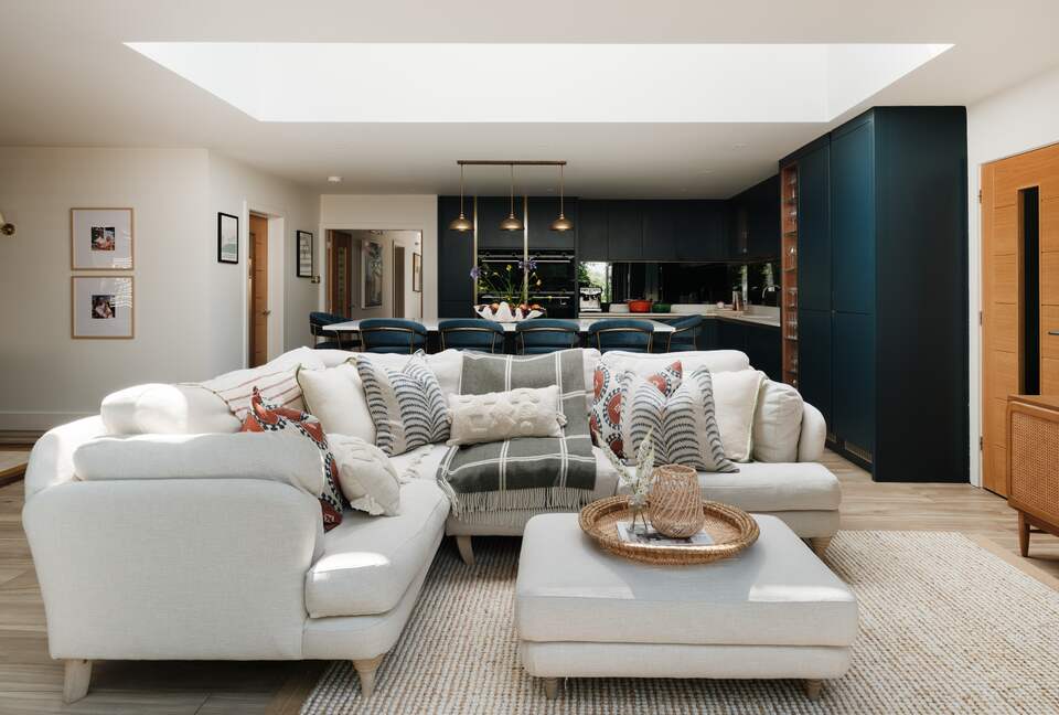 Refined Seaside Escape with Elegant Design - Christchurch, United Kingdom