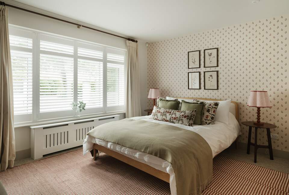 Refined Seaside Escape with Elegant Design - Christchurch, United Kingdom