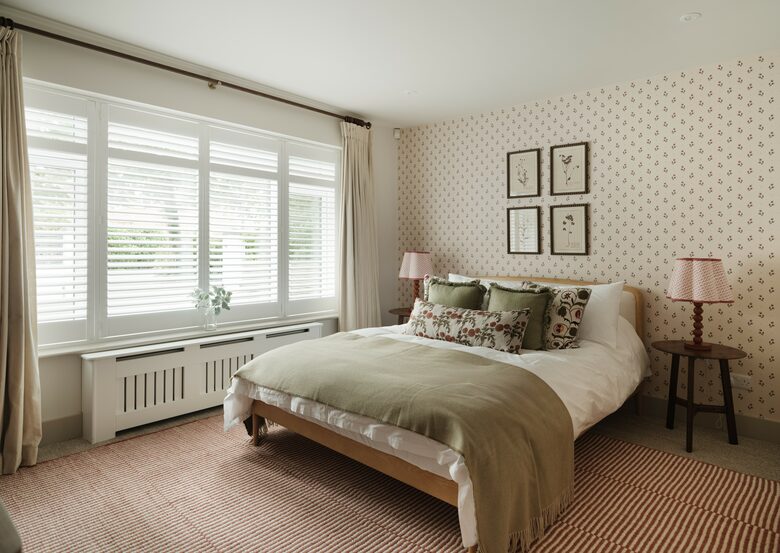 Refined Seaside Escape with Elegant Design - Christchurch, United Kingdom