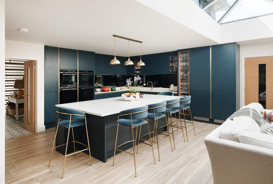 Refined Seaside Escape with Elegant Design - Christchurch, United Kingdom