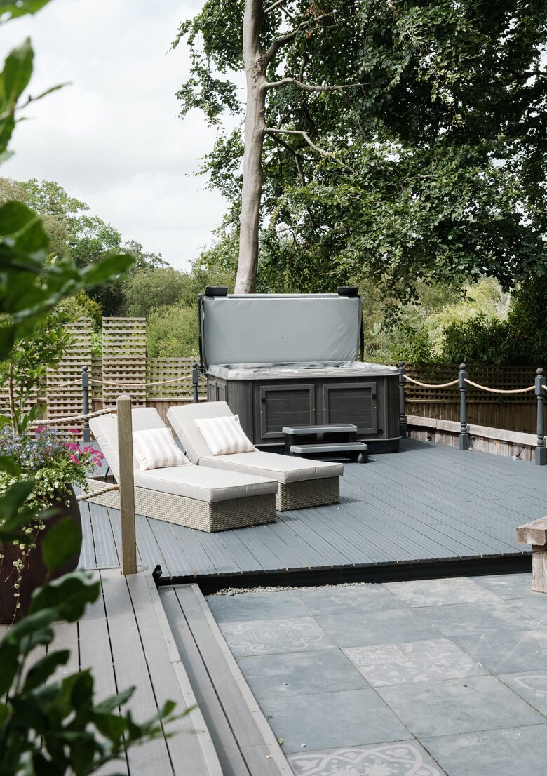 Refined Seaside Escape with Elegant Design - Christchurch, United Kingdom