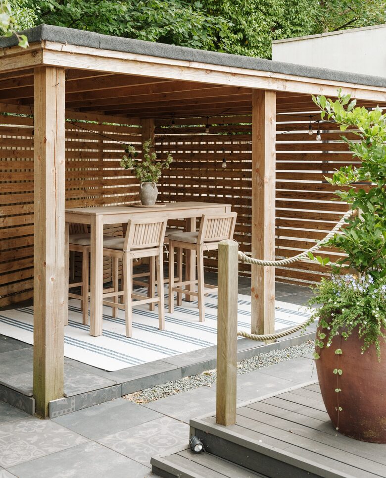 Refined Seaside Escape with Elegant Design - Christchurch, United Kingdom