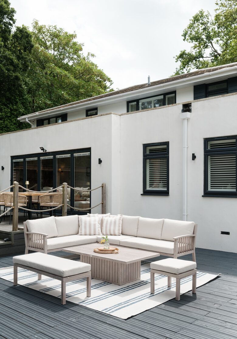 Refined Seaside Escape with Elegant Design - Christchurch, United Kingdom