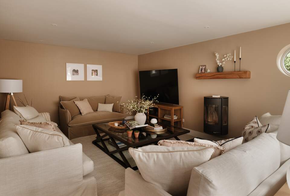 Refined Seaside Escape with Elegant Design - Christchurch, United Kingdom