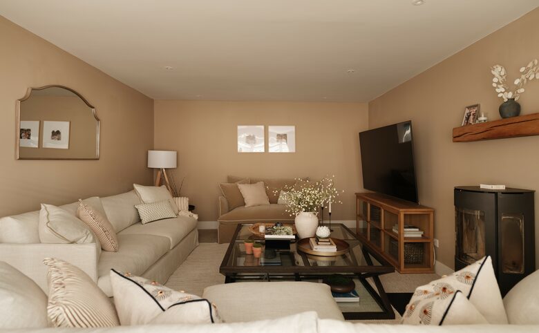 Refined Seaside Escape with Elegant Design - Christchurch, United Kingdom