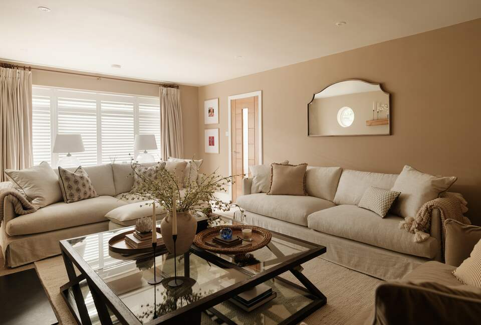 Refined Seaside Escape with Elegant Design - Christchurch, United Kingdom