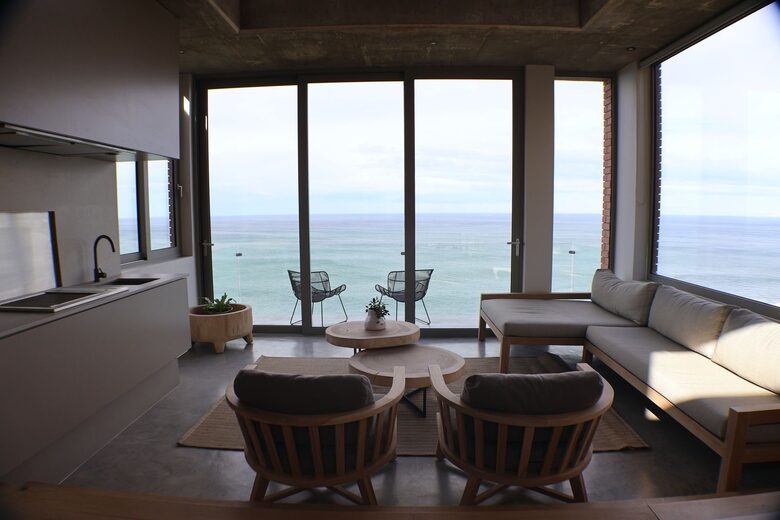 RROAR - Luxury Living on the Rocks - Herolds Bay, South Africa
