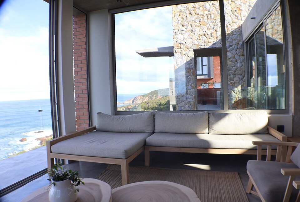 RROAR - Luxury Living on the Rocks - Herolds Bay, South Africa