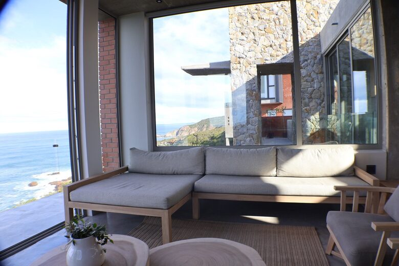 RROAR - Luxury Living on the Rocks - Herolds Bay, South Africa