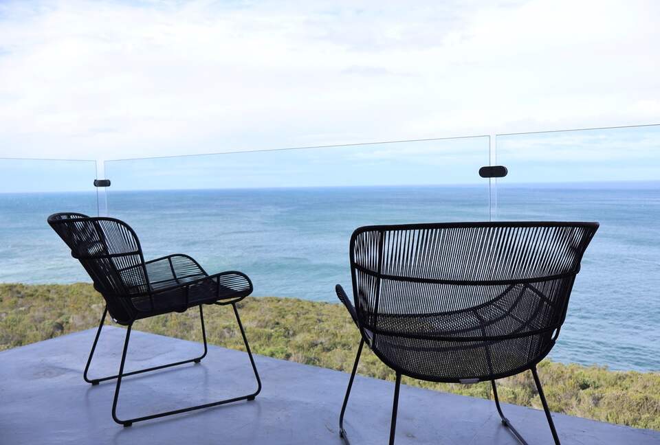 RROAR - Luxury Living on the Rocks - Herolds Bay, South Africa