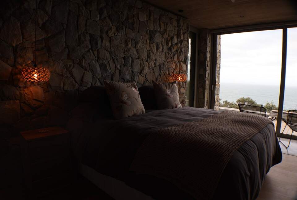 RROAR - Luxury Living on the Rocks - Herolds Bay, South Africa