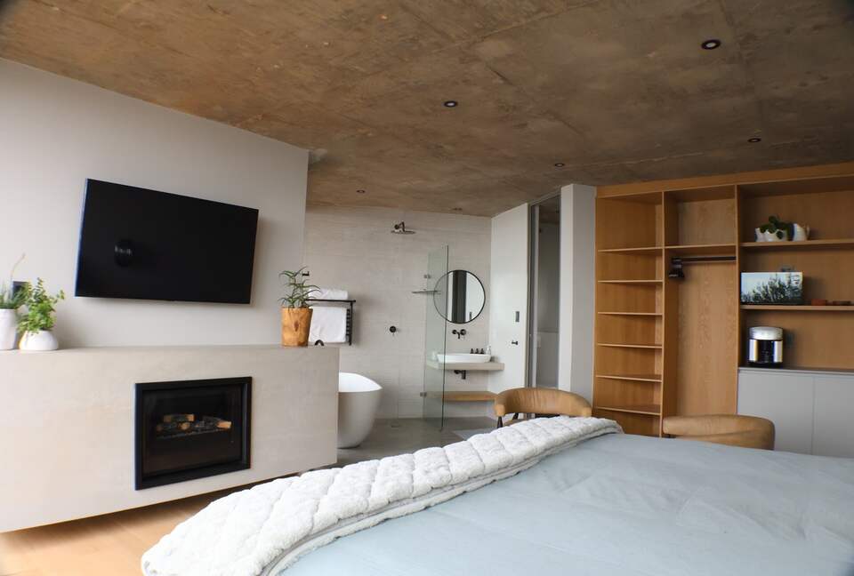 RROAR - Luxury Living on the Rocks - Herolds Bay, South Africa