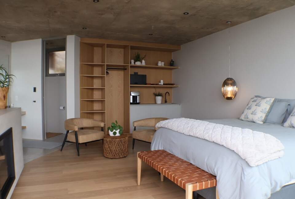 RROAR - Luxury Living on the Rocks - Herolds Bay, South Africa