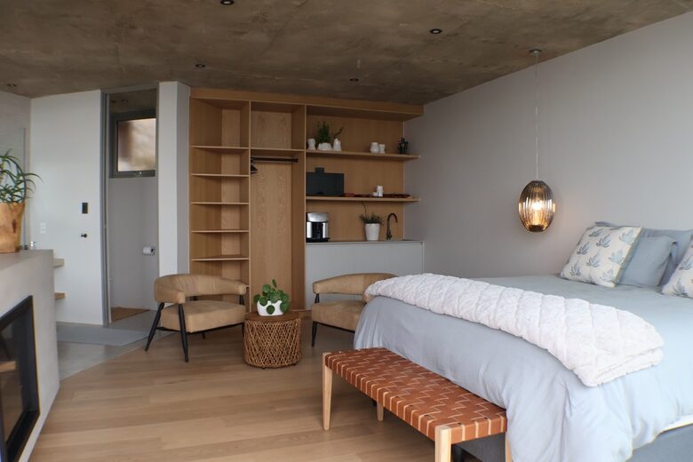 RROAR - Luxury Living on the Rocks - Herolds Bay, South Africa